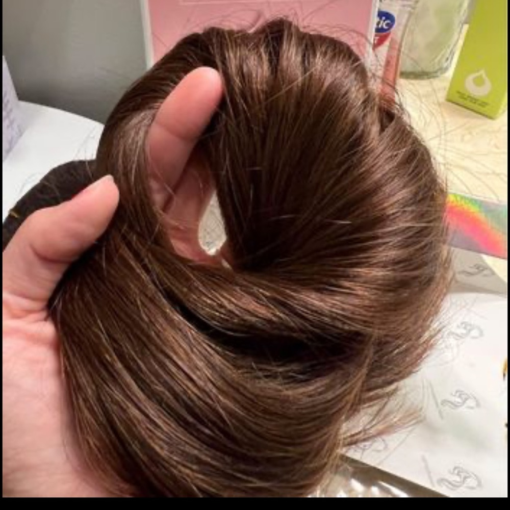 HALF PRICE! 20” NEVER Used or Worn 100% Virgin Remy Human Hair Clip-In Extension